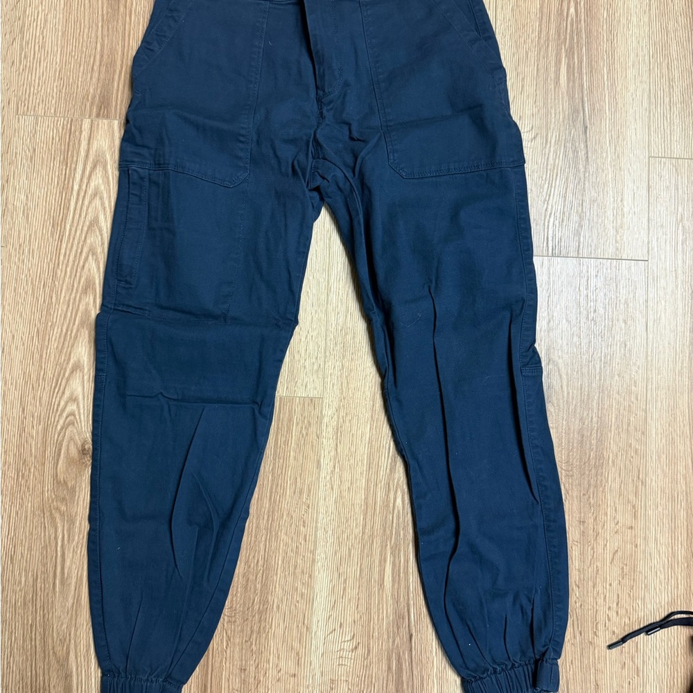The North Face Women’s Navy Cargo Jogger Pants
